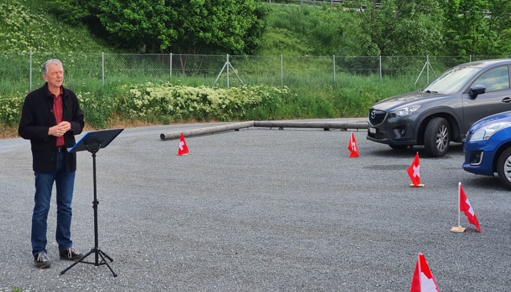 Après une première très concluante dimanche 26 avril, le culte en mode drive-in d’une paroisse évangélique de Sion ne pourra se répéter / DR