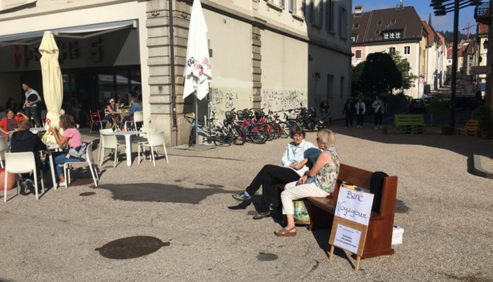 Le banc voyageur au marché / ©DR