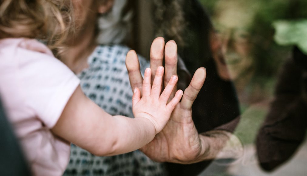 Favoriser le lien social pour éviter l’âgisme / © iStock