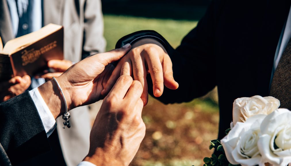 Les Églises réformées ne sont pas toutes au diapason, selon les cantons, quant à la liturgie à adopter pour un mariage pour tous devant Dieu.