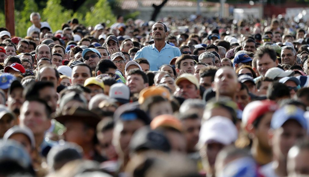 Venezuela, longue attente des réfugiés à la frontière avec la Colombie / RNS