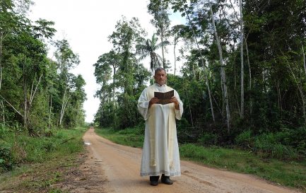 ©Jean-Claude Gerez / Un synode pour lʹAmazonie en feu