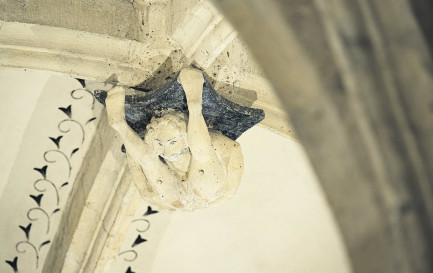 A Orbe, un personnage surprenant dans une église / © Jean-Bernard Sieber